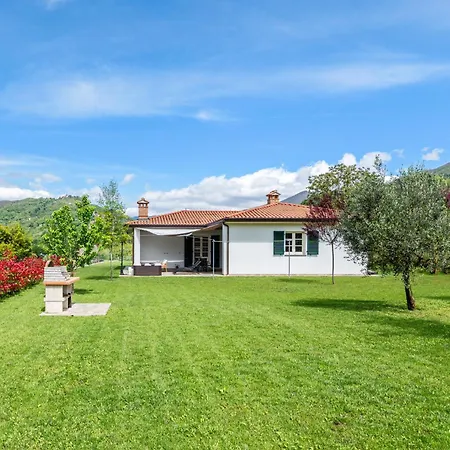 Villa Il Cappero - Private With Jacuzzi & Views Barga